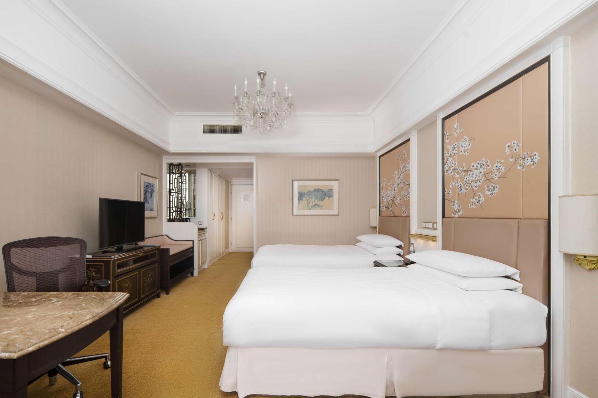 Pudong Shangri-la, Khách sạn Thượng Hải