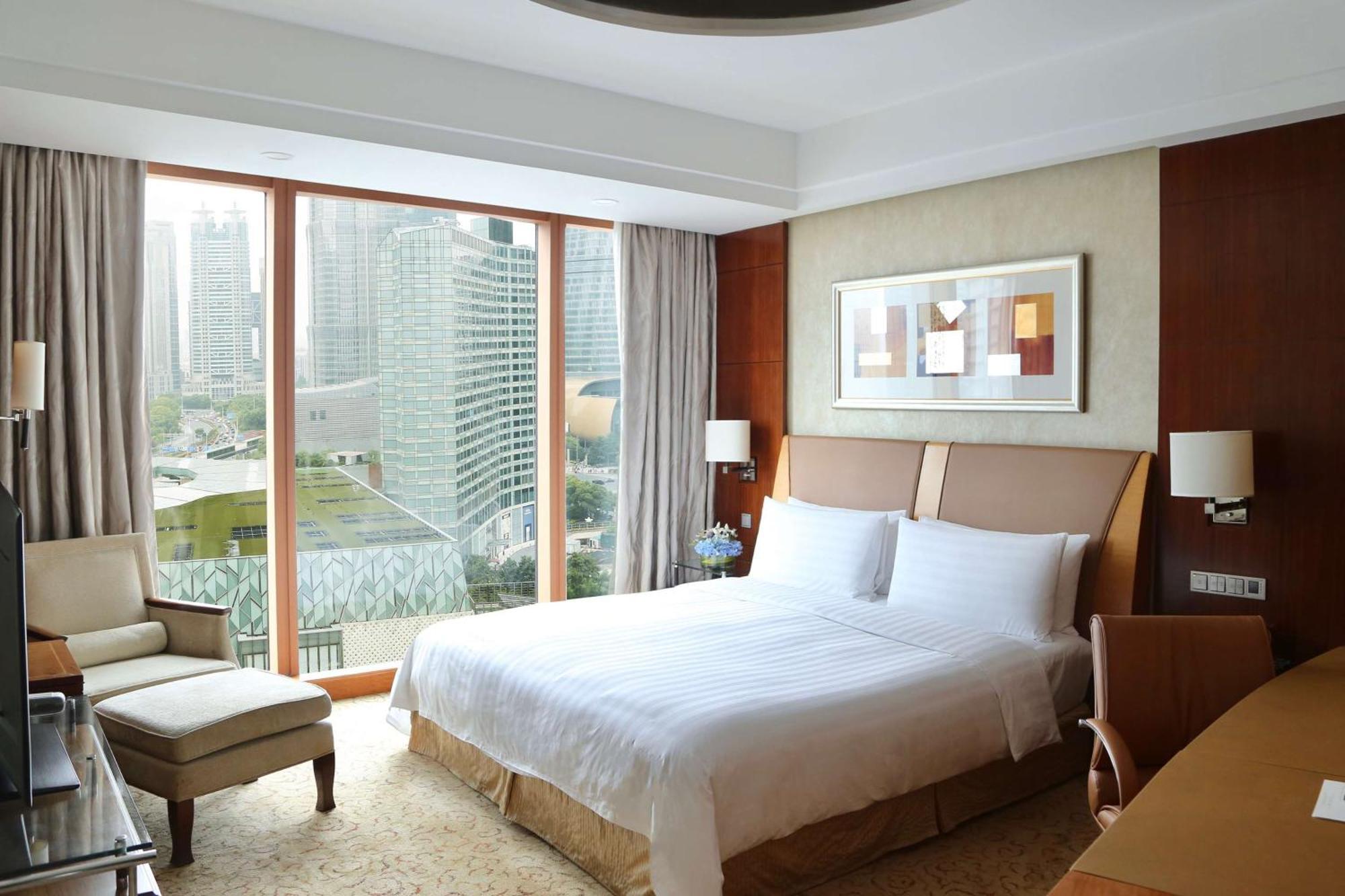 Pudong Shangri-la, Khách sạn